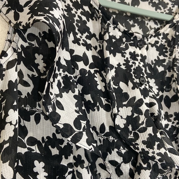 NEW YORK & Company Ruffle Blouse - Picture 7 of 11